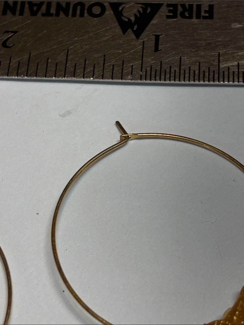 Gold vintage Cat Hoop Earrings - Unbranded